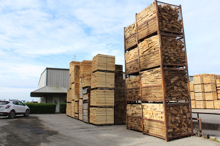 Manufacturer Hilltop Pallet (Firewood, Sawdust, Animal Bedding) in Ava IL