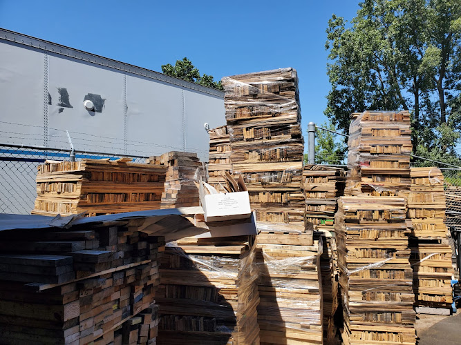 Manufacturer 355pallets in St. Charles IL